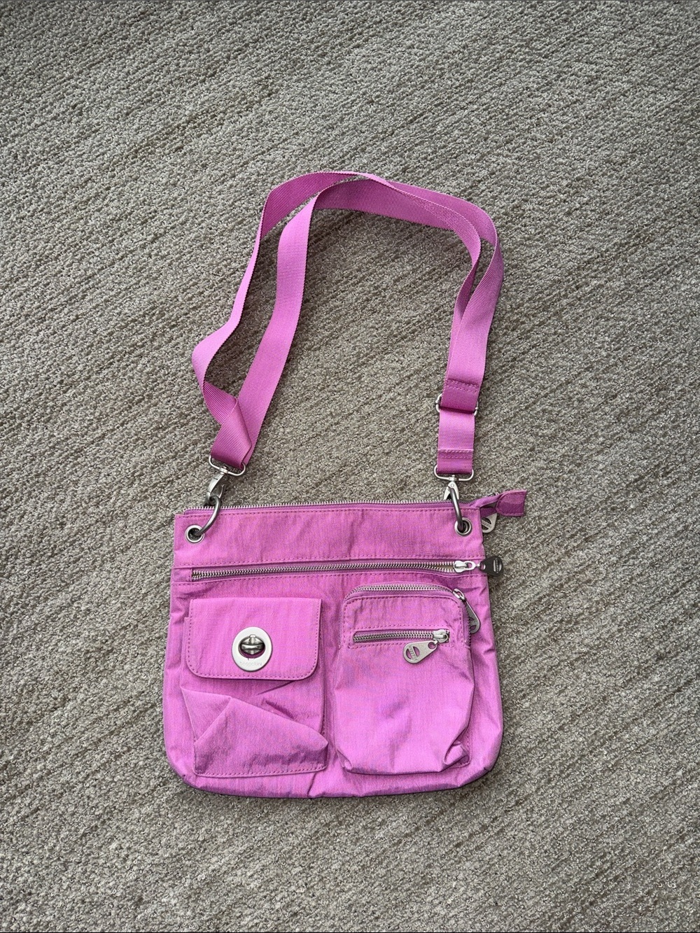 Baggallini Pink Sydney Crossbody Bag Nylon Exterior Zip Pockets Adjustable Strap